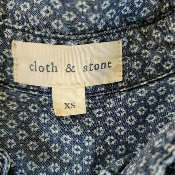 Cloth and Stone size xs Chambray Denim Printed Belted button down Tunic Top - Picture 3 of 10